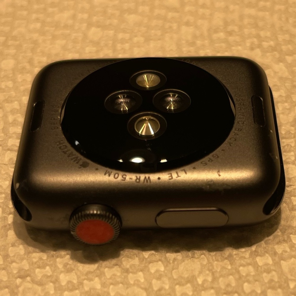 Apple Watch Series 3 42mm GPS + LTE - Picture 7 of 15
